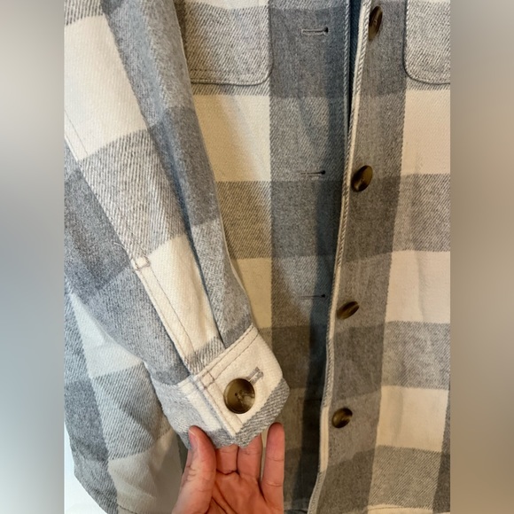 Old Navy soft-brushed utility shacket. Size L - Picture 3 of 4